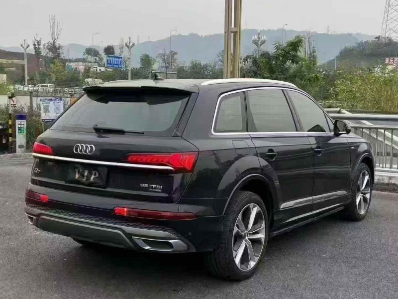 重庆21年奥迪Q78