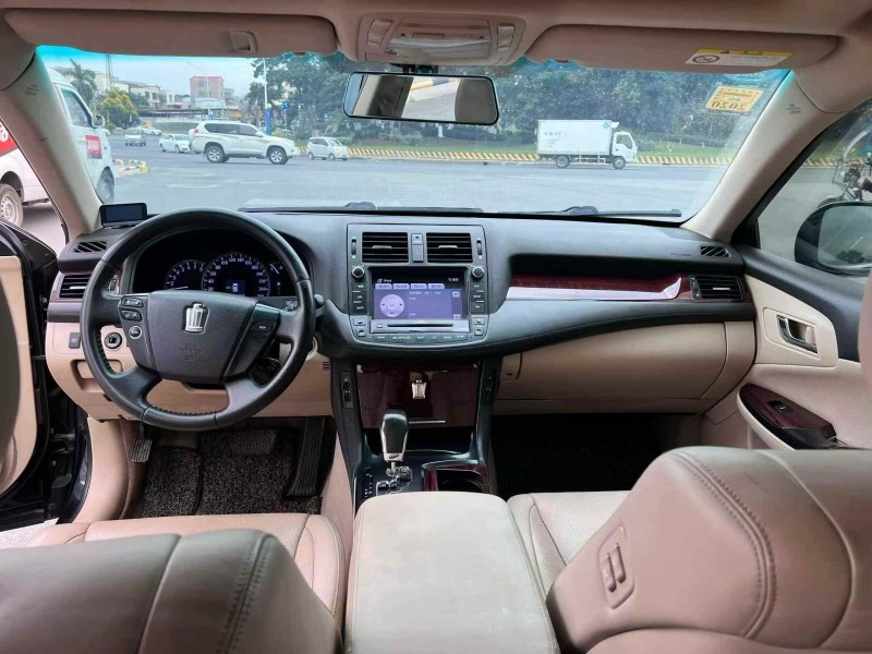 佛山12年丰田皇冠5