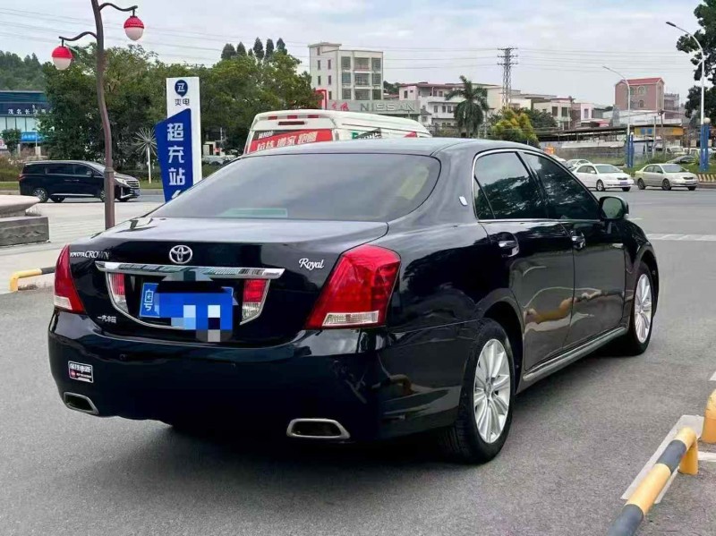 佛山12年丰田皇冠7