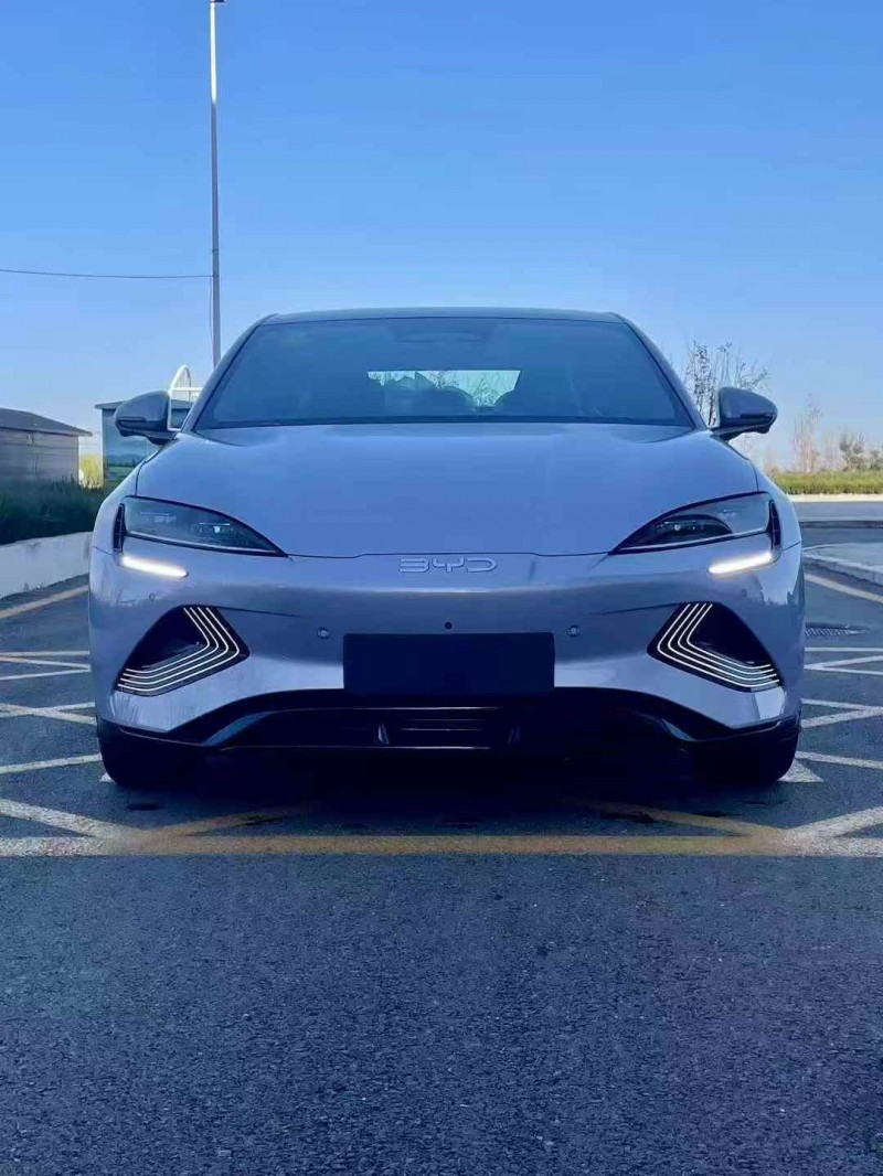 承德25年比亚迪海豹1