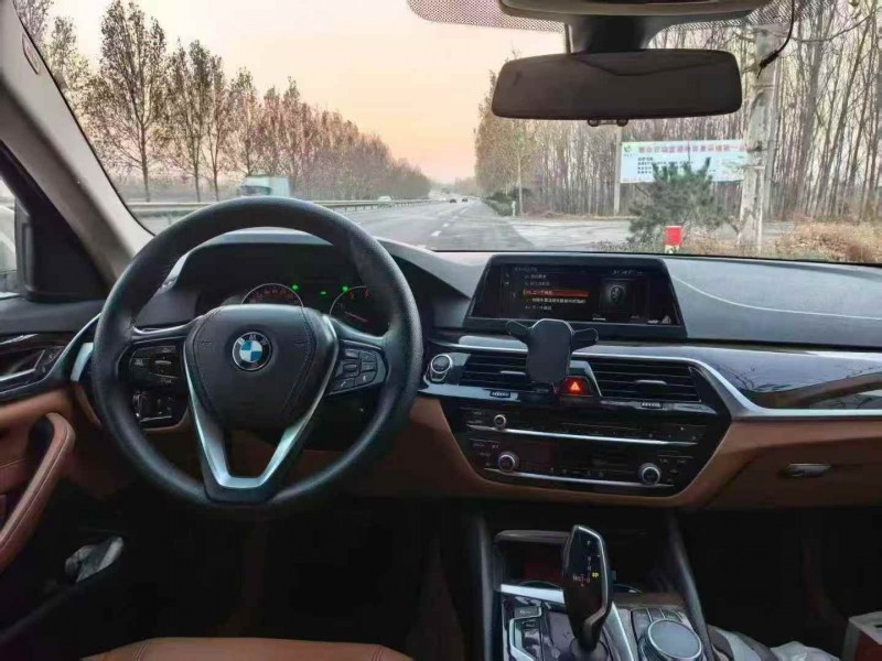 新乡18年宝马5系4