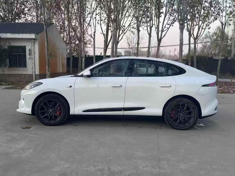 安阳25年智己LS67