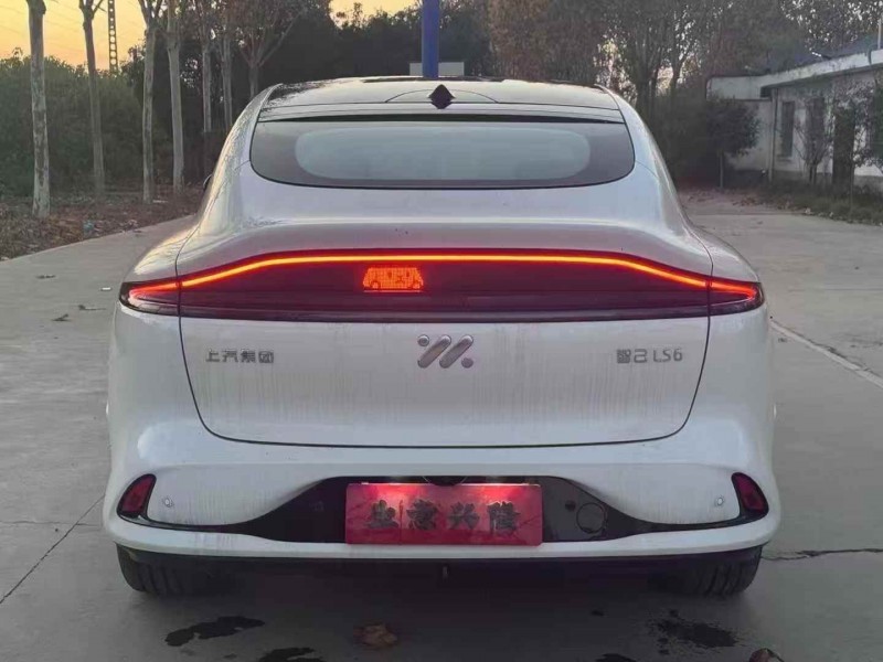 安阳25年智己LS69