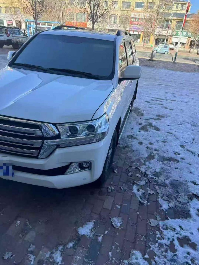 赤峰09年丰田兰德酷路泽3