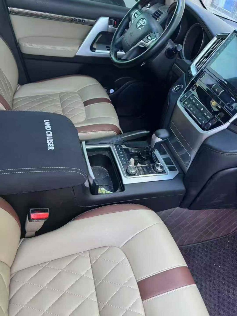 赤峰09年丰田兰德酷路泽7