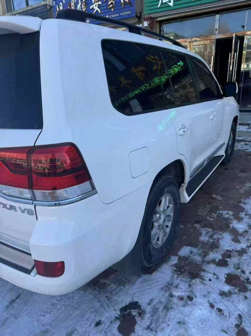 赤峰09年丰田兰德酷路泽8