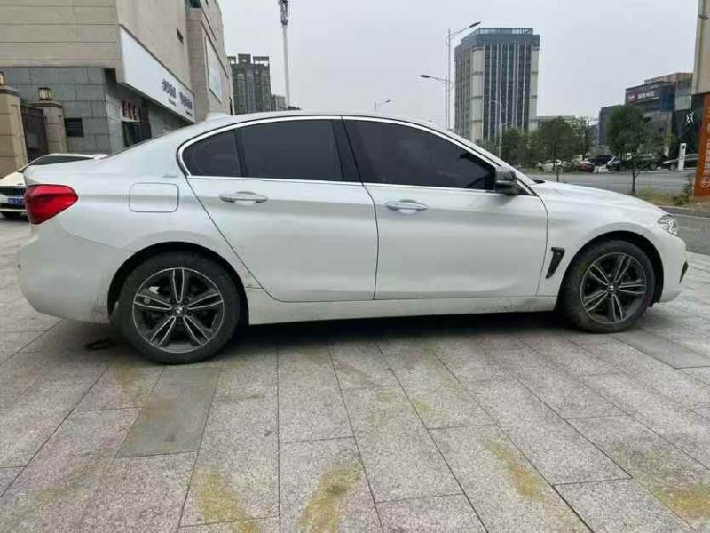 九江18年宝马1系3