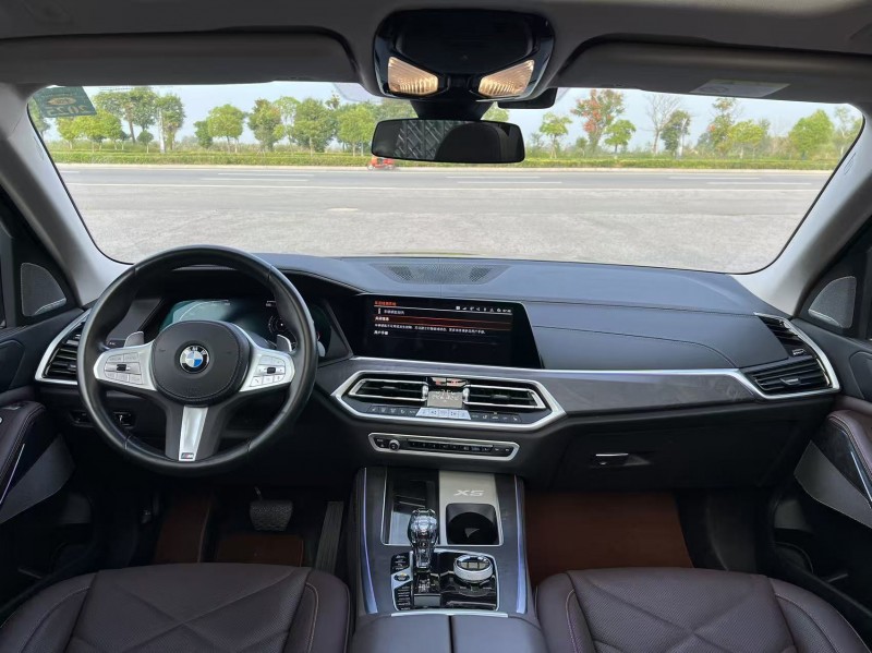 盐城23年宝马X57