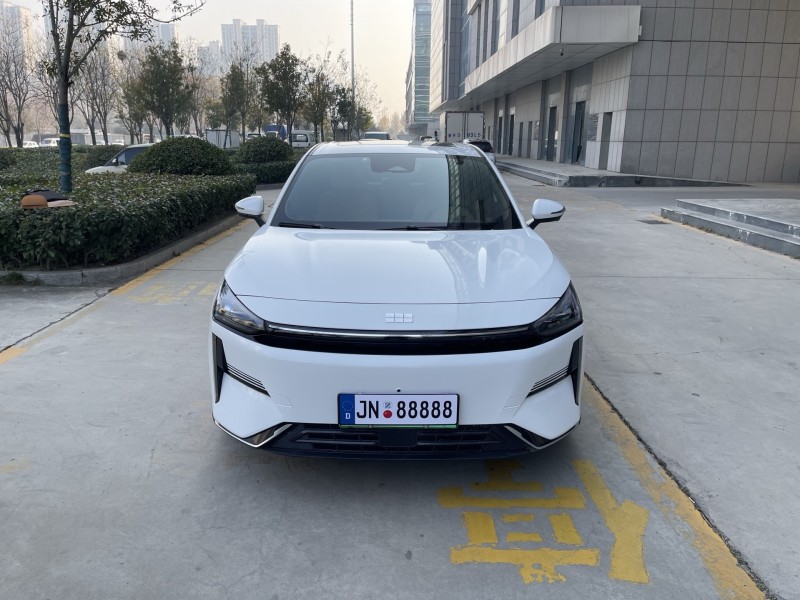 济宁24年吉利银河1