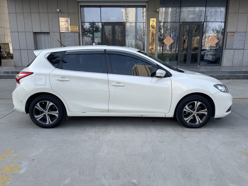 济宁17年日产骐达8