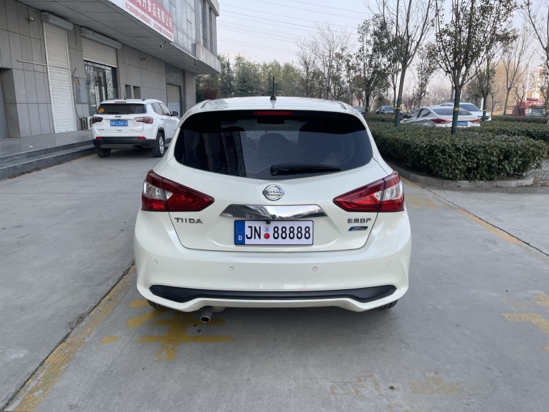 济宁17年日产骐达9