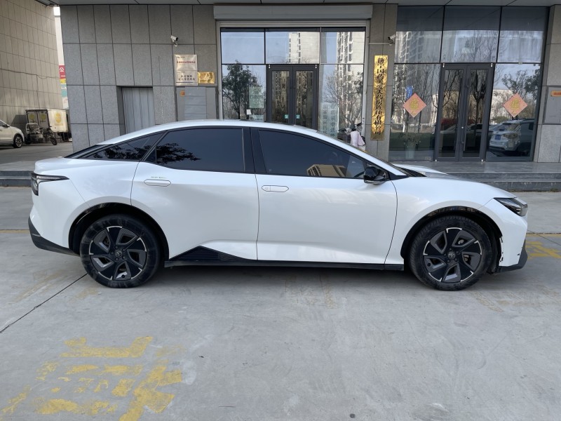 济宁24年丰田BZ3Pro7