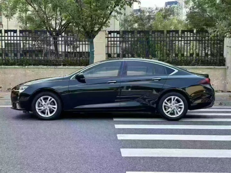 郑州21年别克君威8