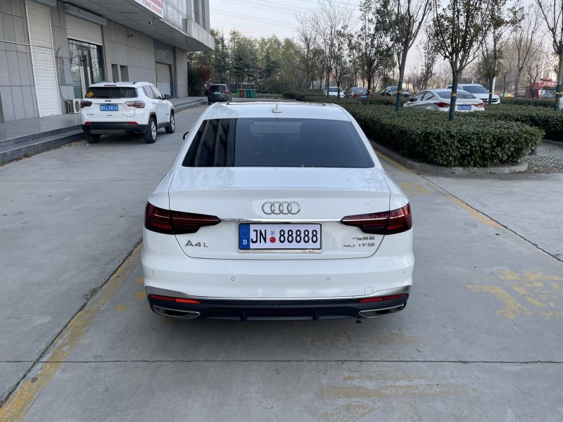 济宁23年奥迪A4L9