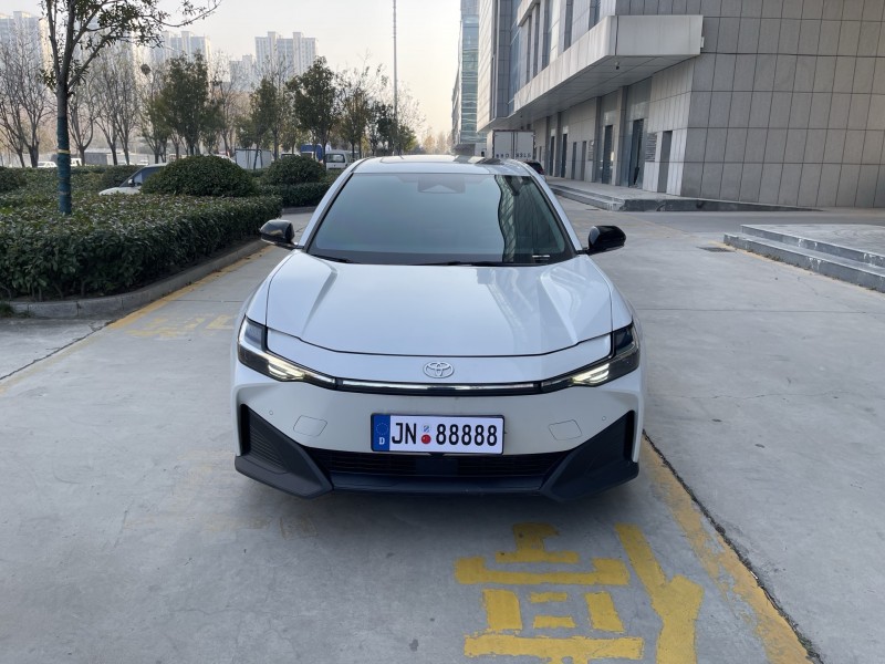 济宁24年丰田BZ3Pro1
