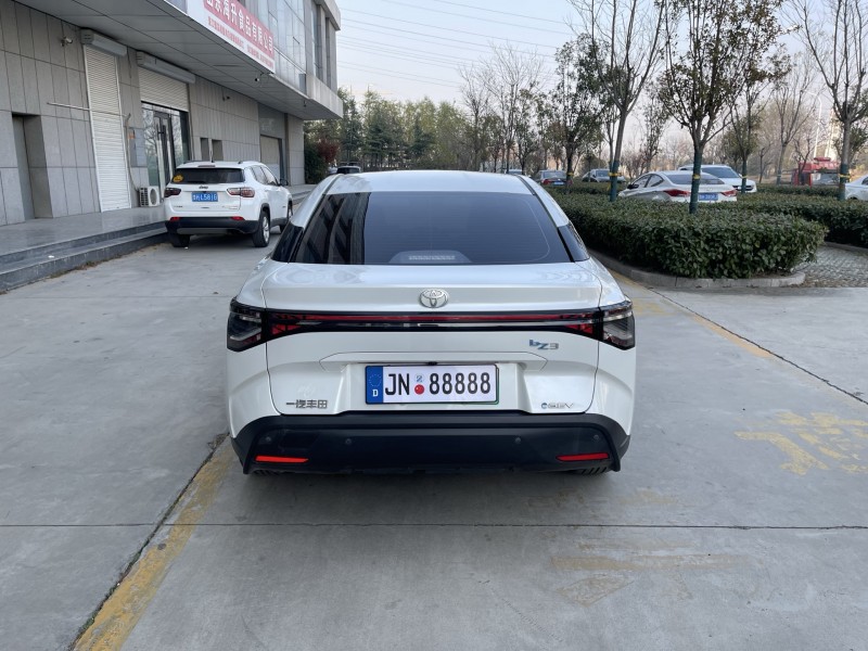 济宁24年丰田BZ3Pro9
