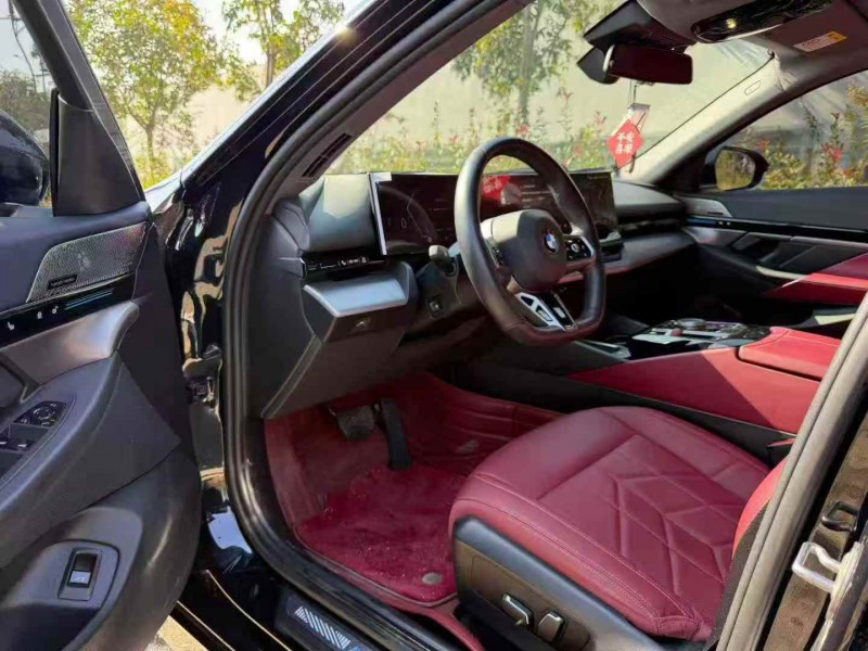 荆州24年宝马5系4