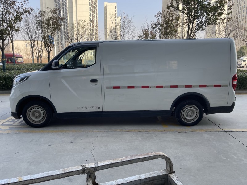 济宁23年大通maxus8