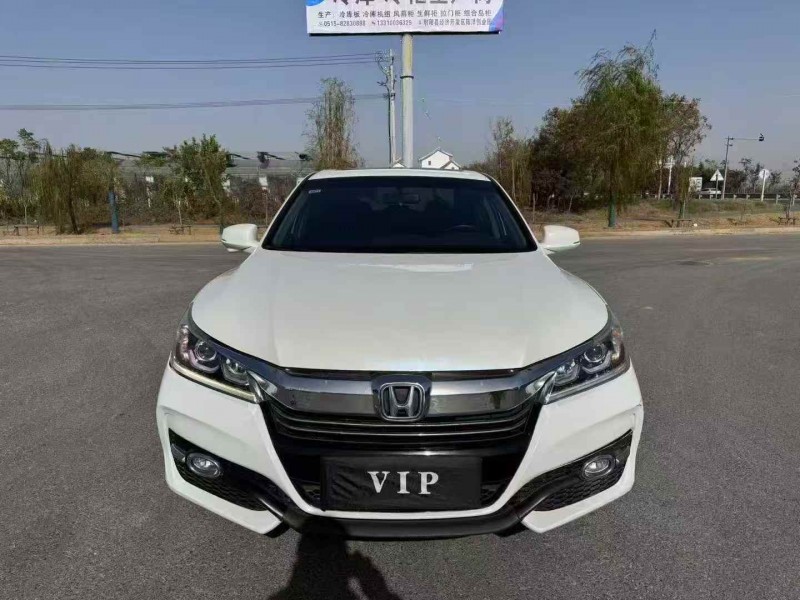 徐州17年本田雅阁1