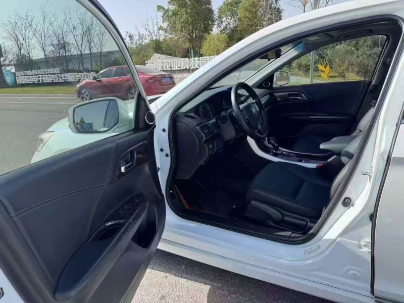 徐州17年本田雅阁4