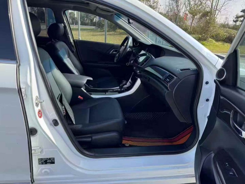 徐州17年本田雅阁5