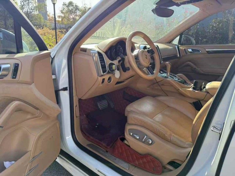 孝感16年保时捷卡宴4