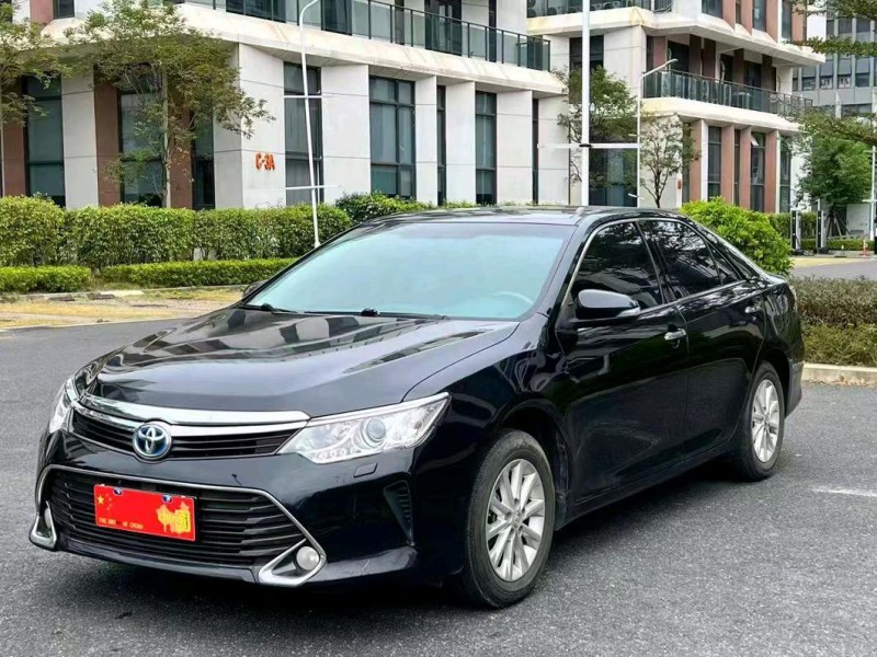 广州17年丰田凯美瑞2