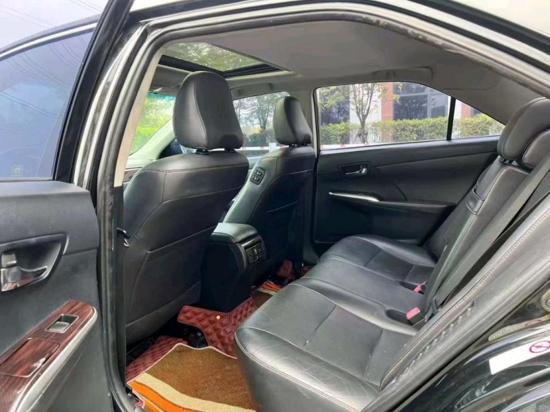 广州17年丰田凯美瑞8