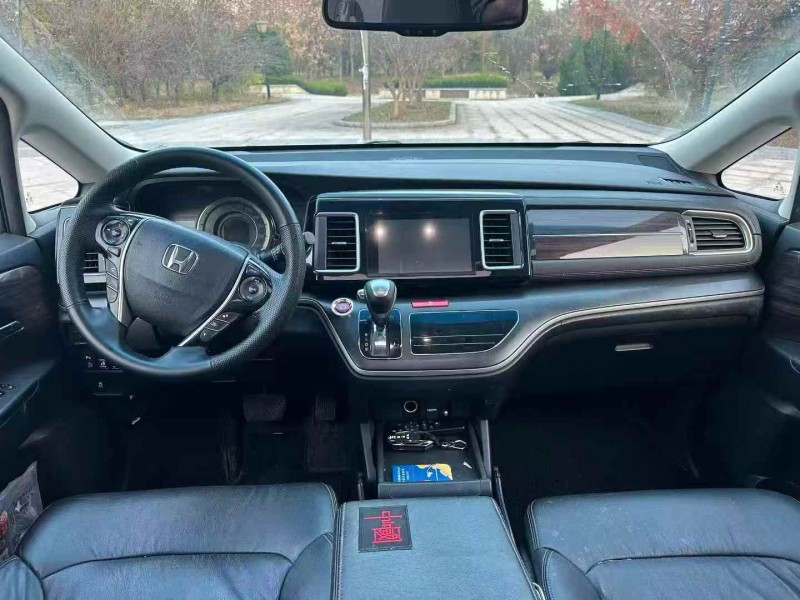 济宁18年本田艾力绅4