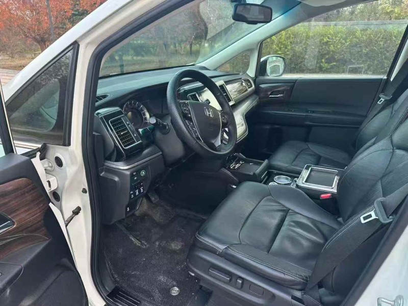 济宁18年本田艾力绅6