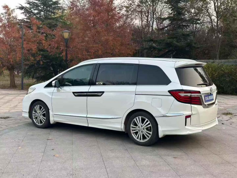 济宁18年本田艾力绅7