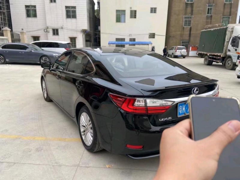 广州16年雷克萨斯ES6