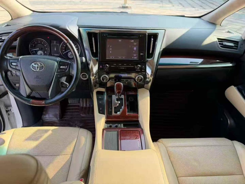 枣庄17年丰田埃尔法6