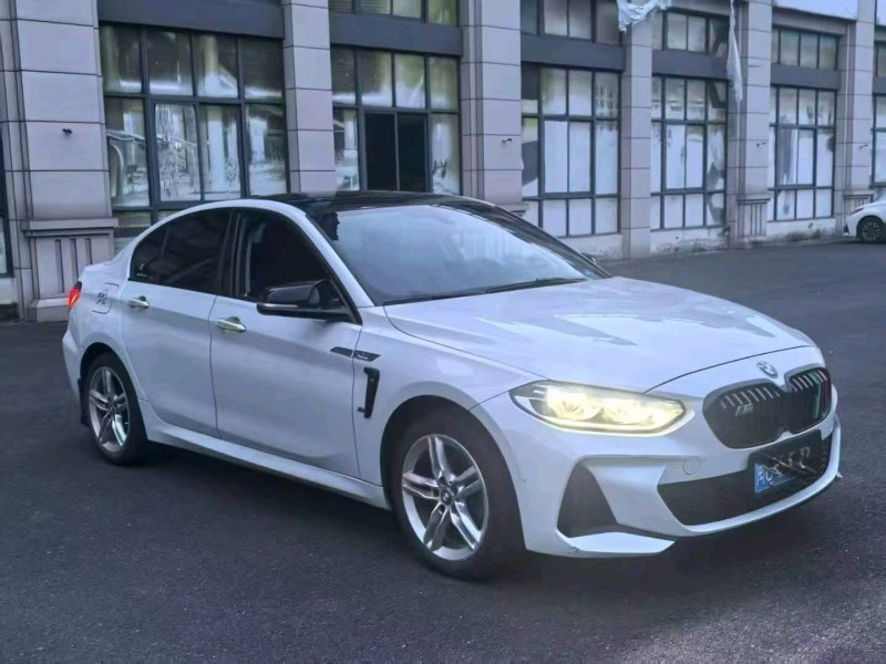 漳州21年宝马1系3