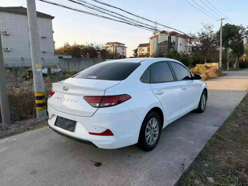 温州19年现代悦动8