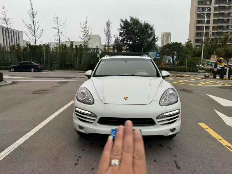东营14年保时捷卡宴1