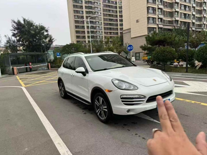 东营14年保时捷卡宴3