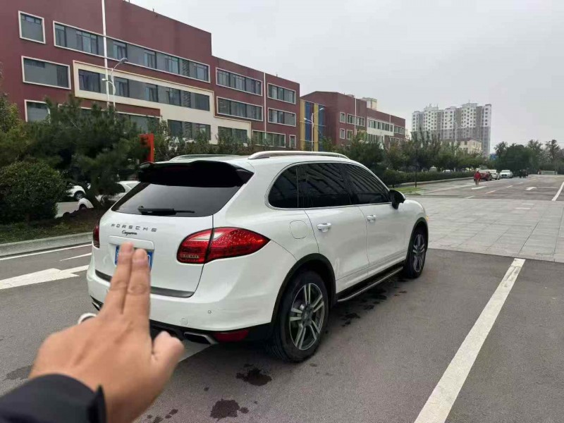 东营14年保时捷卡宴7