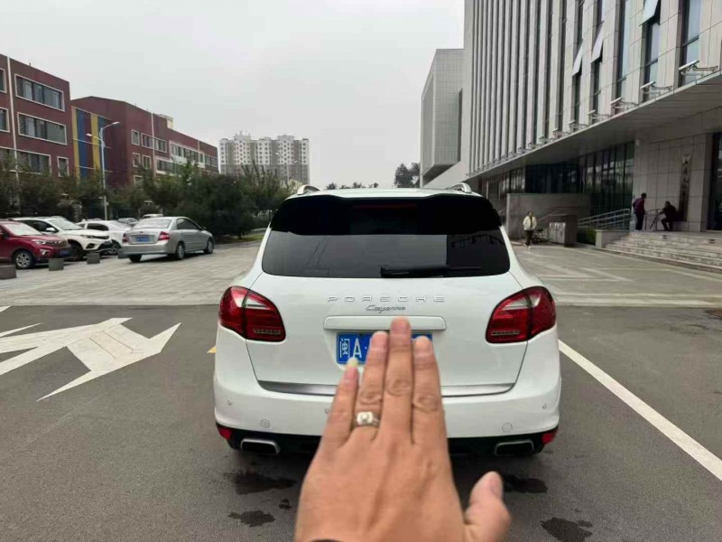 东营14年保时捷卡宴9