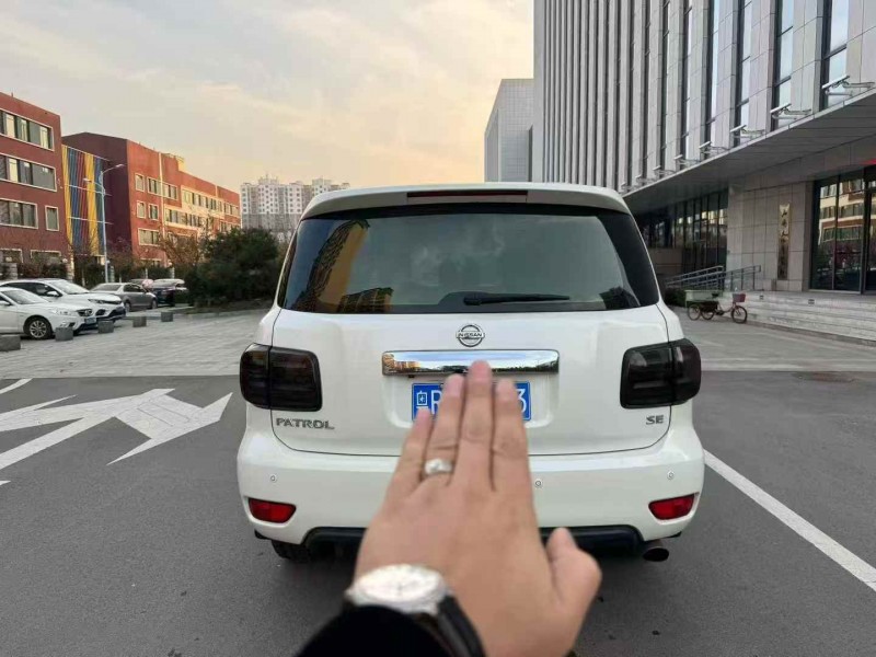 枣庄17年日产途乐9