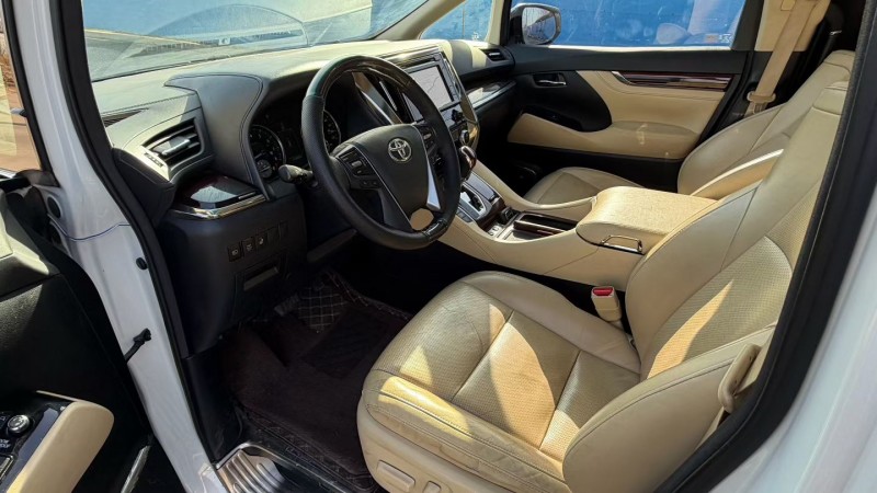 青岛17年丰田埃尔法6