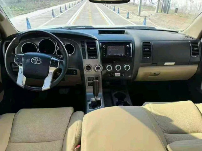 菏泽14年丰田红杉4