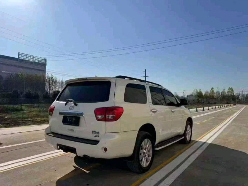 菏泽14年丰田红杉8