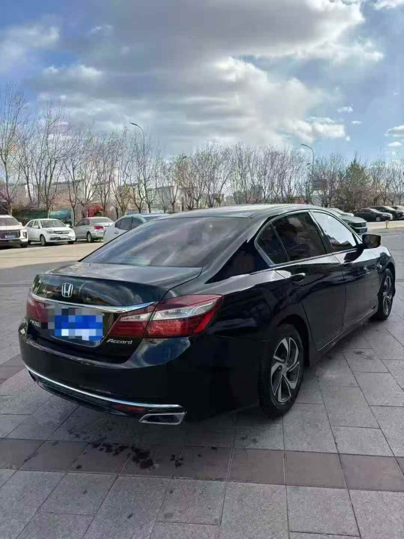 邢台16年本田雅阁7