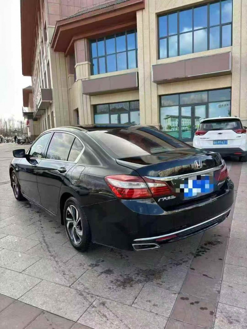 邢台16年本田雅阁8