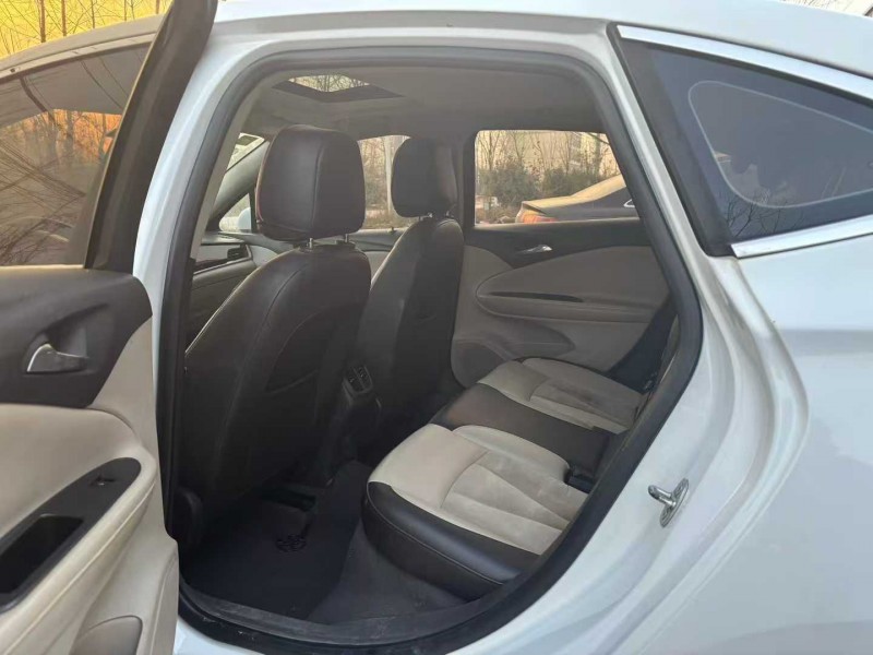 徐州16年别克威朗8