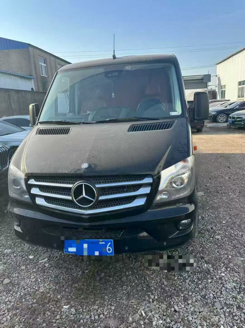 蚌埠15年奔驰斯宾特1