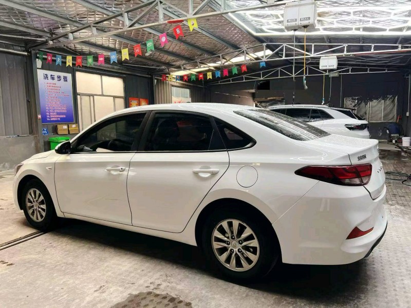 潍坊21年现代悦动5