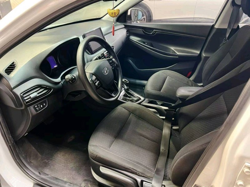 潍坊21年现代悦动7