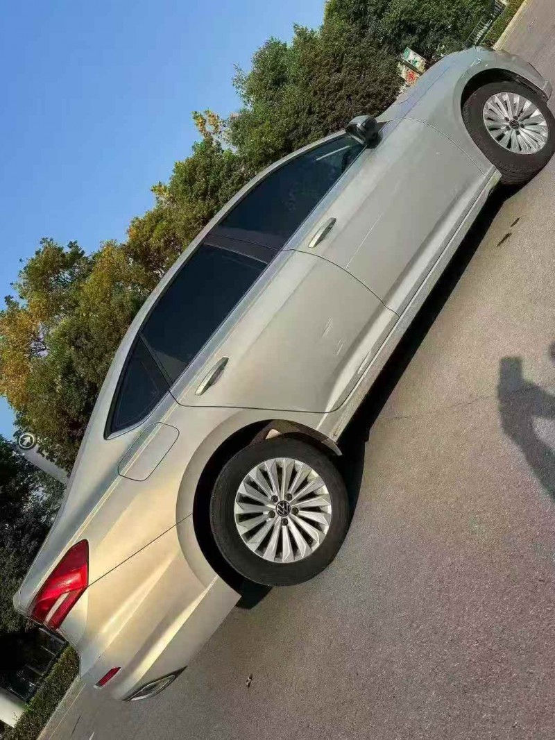 重庆21年大众朗逸8